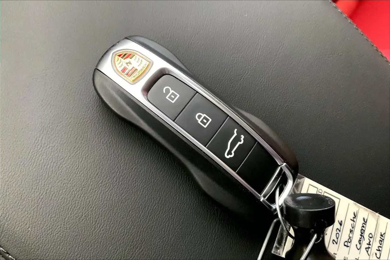 Porsche Cayenne снимка Porsche Cayenne