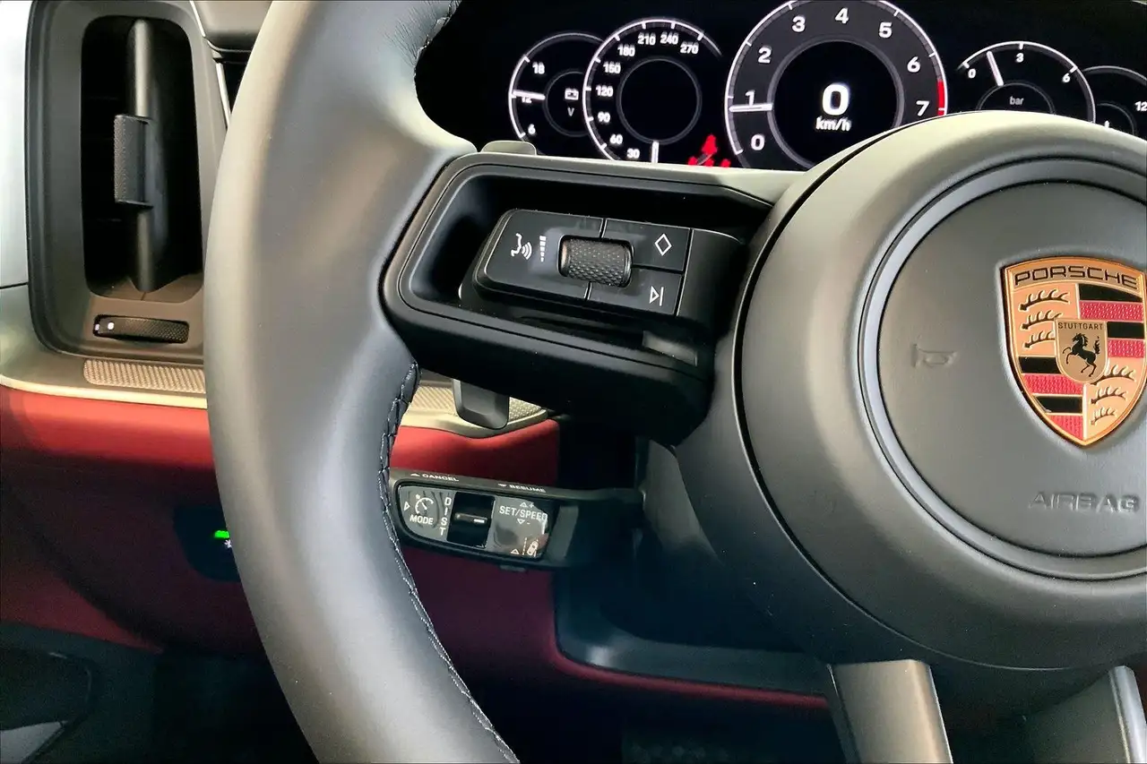 Porsche Cayenne снимка Porsche Cayenne