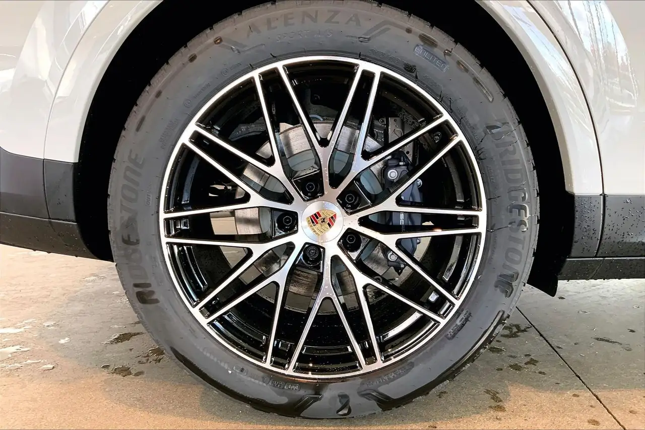 Porsche Cayenne снимка Porsche Cayenne