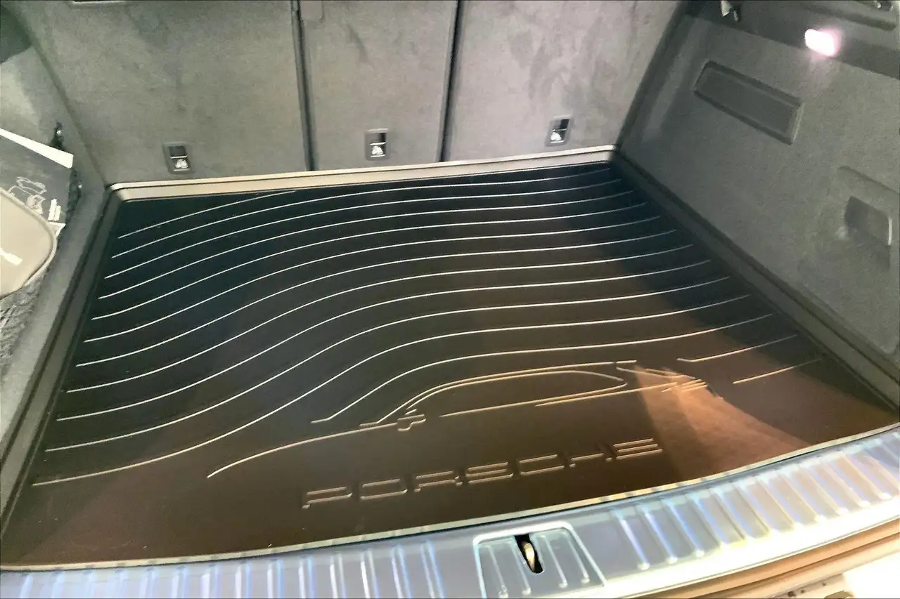 Porsche Cayenne снимка Porsche Cayenne