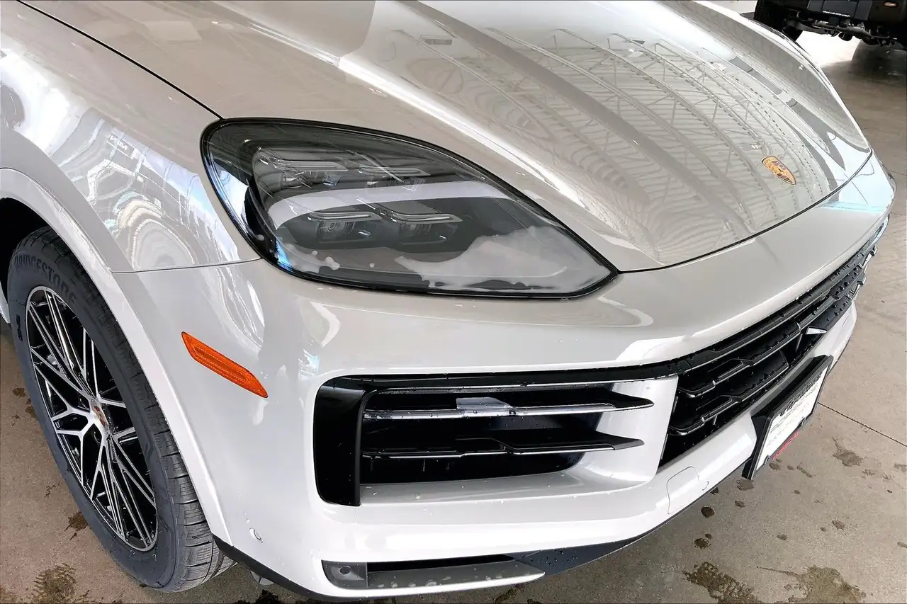 Porsche Cayenne снимка Porsche Cayenne