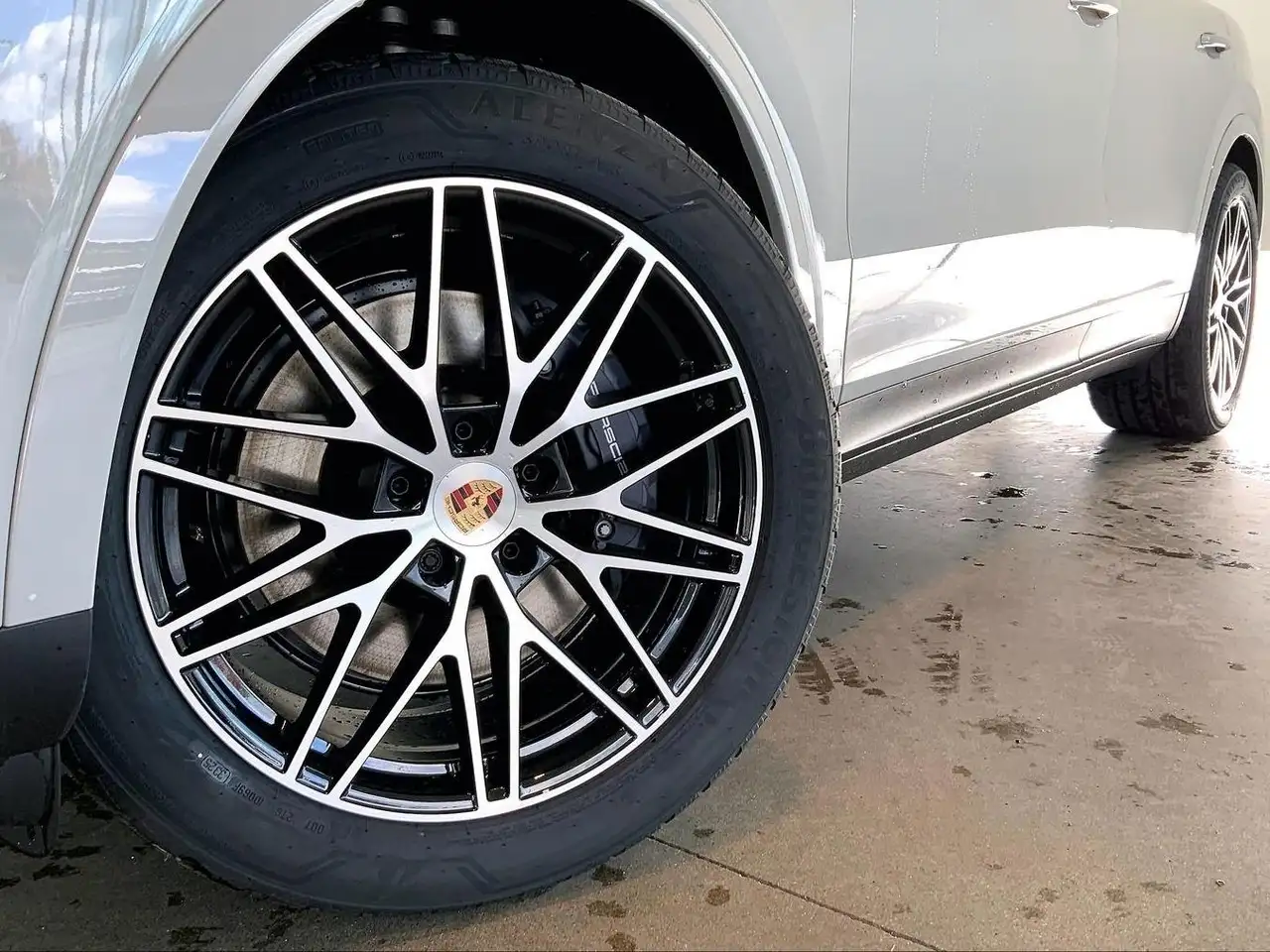 Porsche Cayenne снимка Porsche Cayenne
