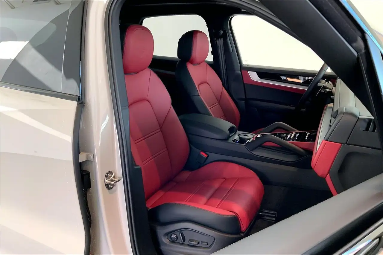Porsche Cayenne снимка Porsche Cayenne