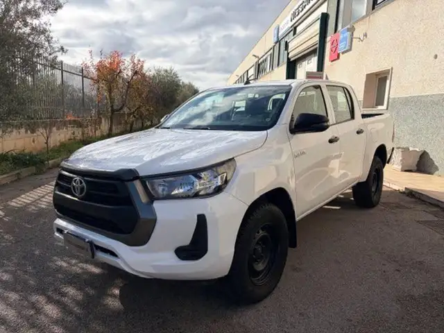 Toyota Hilux 2.4 D-4D 4WD 4 porte Double Cab Comfort