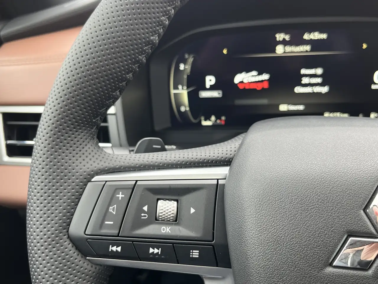 Mitsubishi Outlander снимка Mitsubishi Outlander