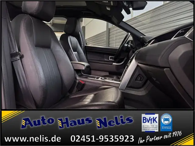 Land Rover Discovery Sport view 14