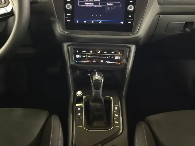 Volkswagen Tiguan view 13