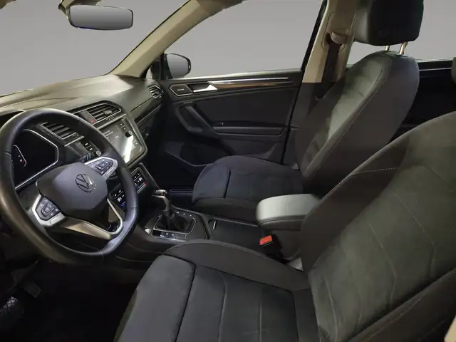 Volkswagen Tiguan view 9