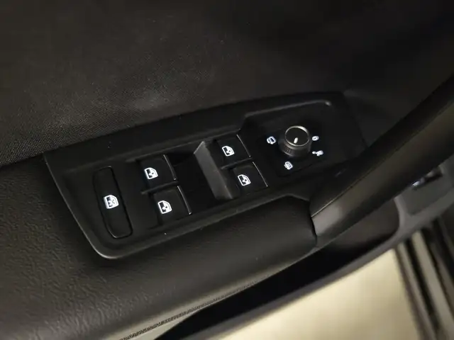 Volkswagen Tiguan view 16