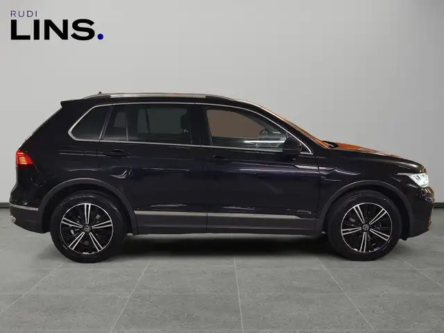 Volkswagen Tiguan view 6