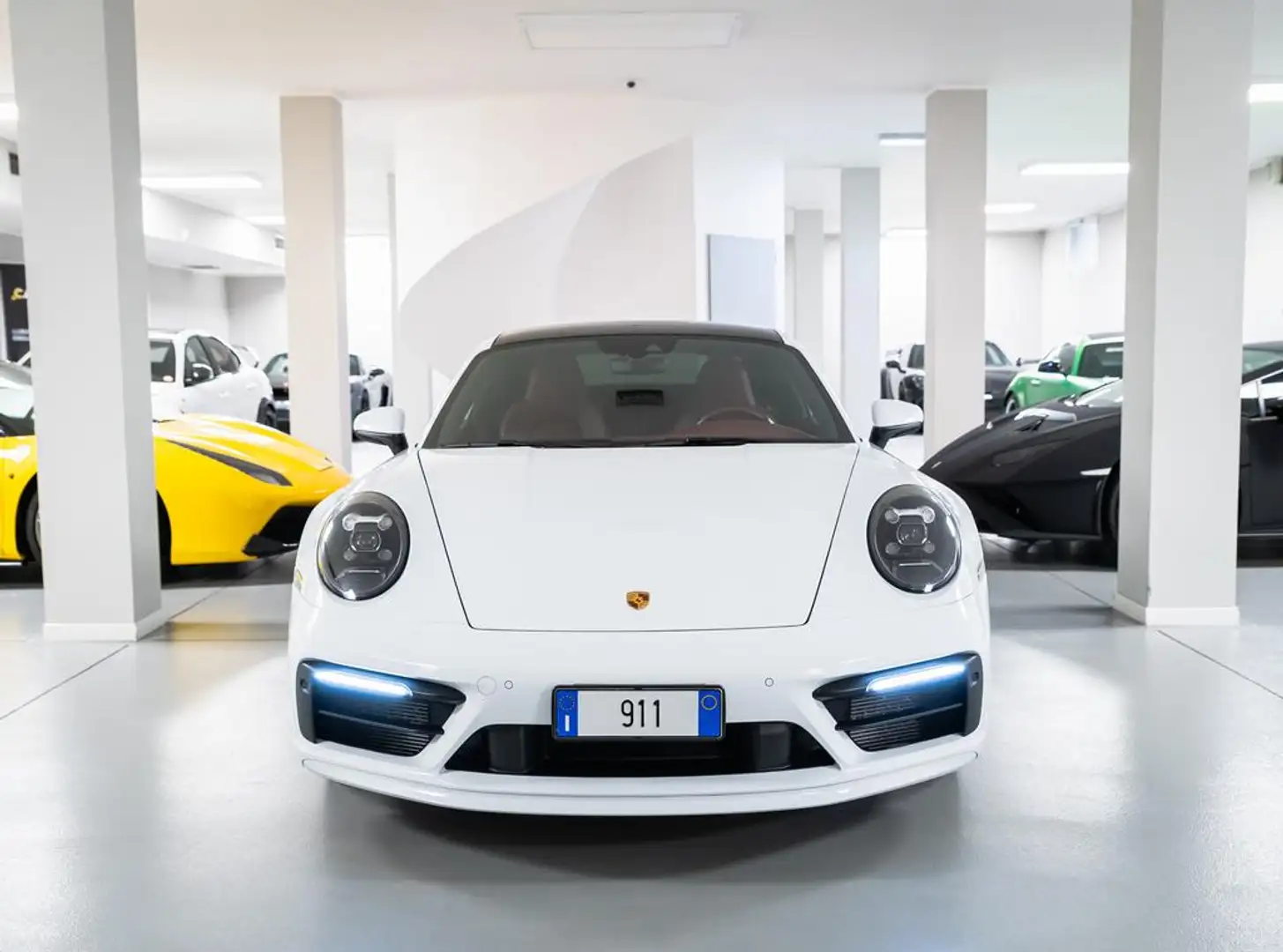 Porsche 992 911 IVA ESPOSTA-CERCHI 21 SPYDER-SPORT DESIGN Wit - 2
