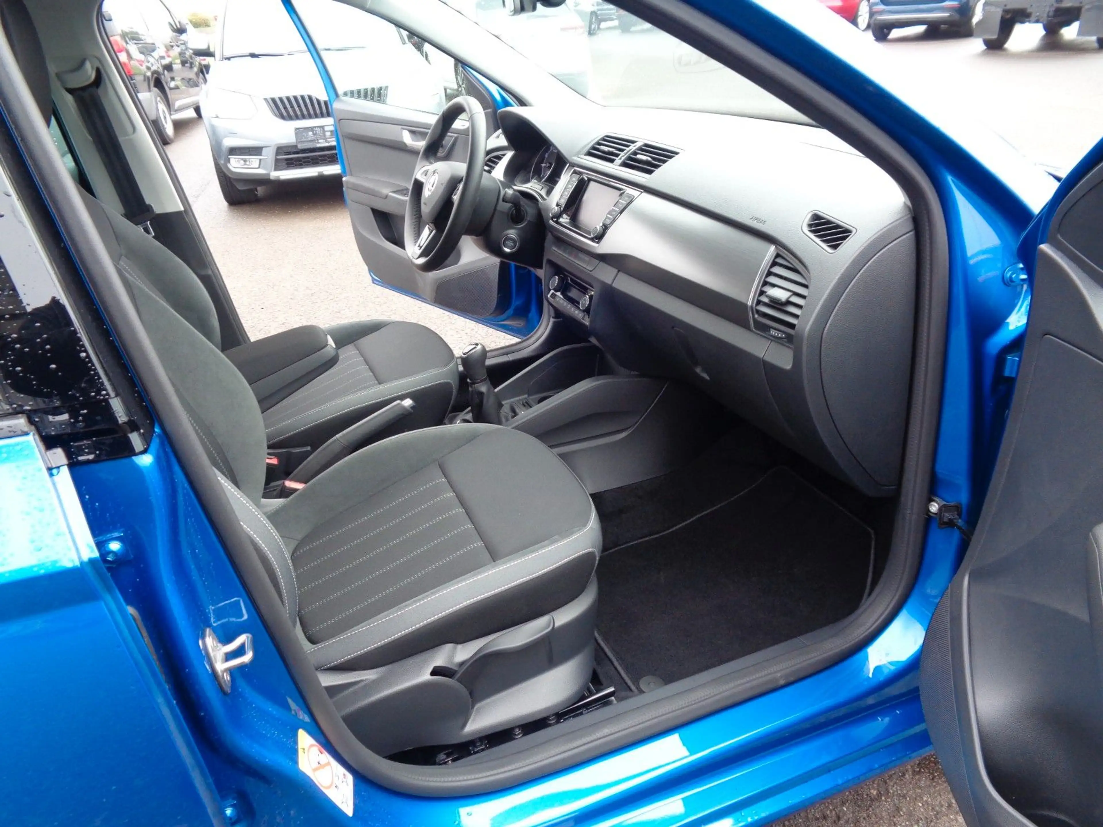 Skoda Fabia Style 6500Km,Navi,LED,PDC. — photo 12