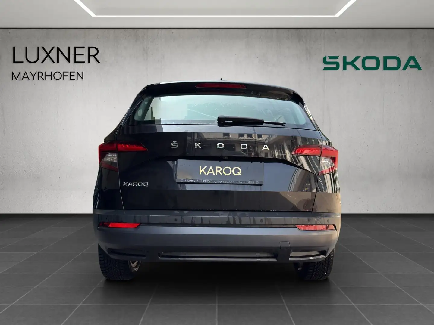 Skoda Karoq Ambition 125 TDI Zwart - 2