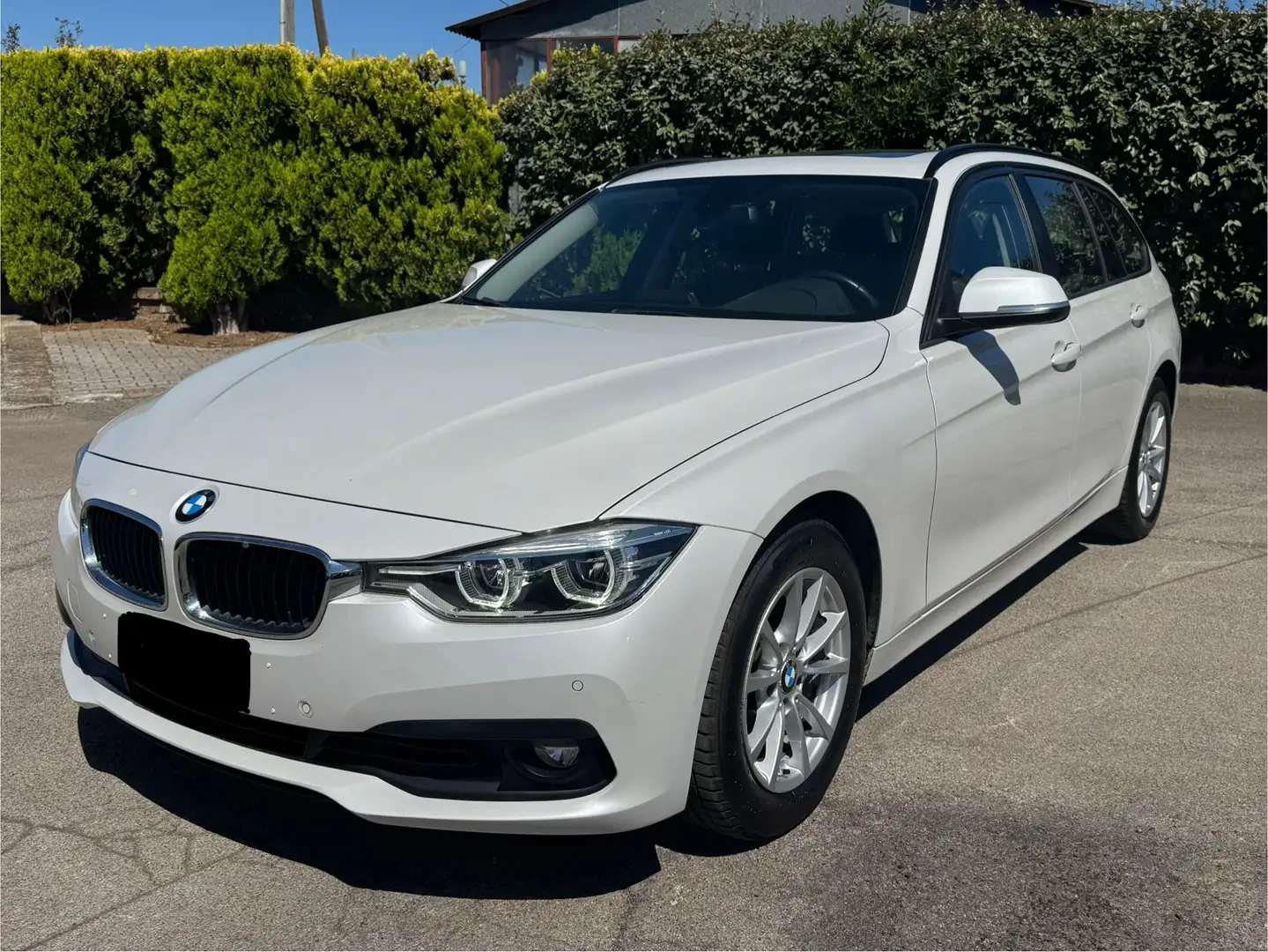 BMW 318 318d Touring Business Advantage auto Wit - 1