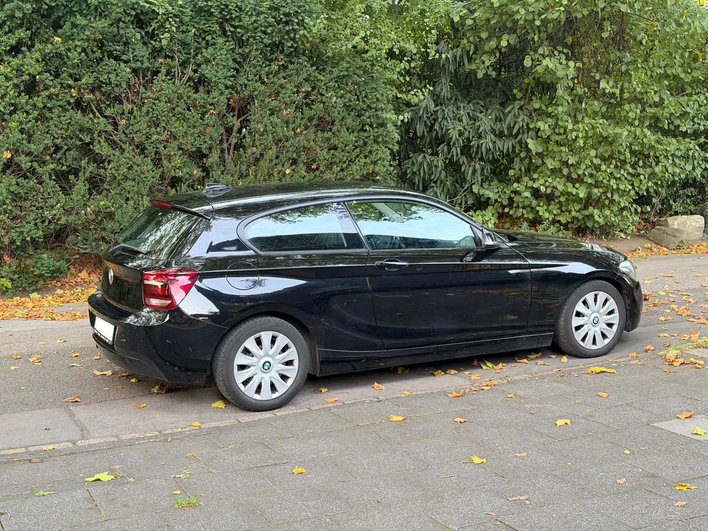 BMW 114 114i inkl. Carplay, Sportfahrwerk, LED Scheinwerfe - 2