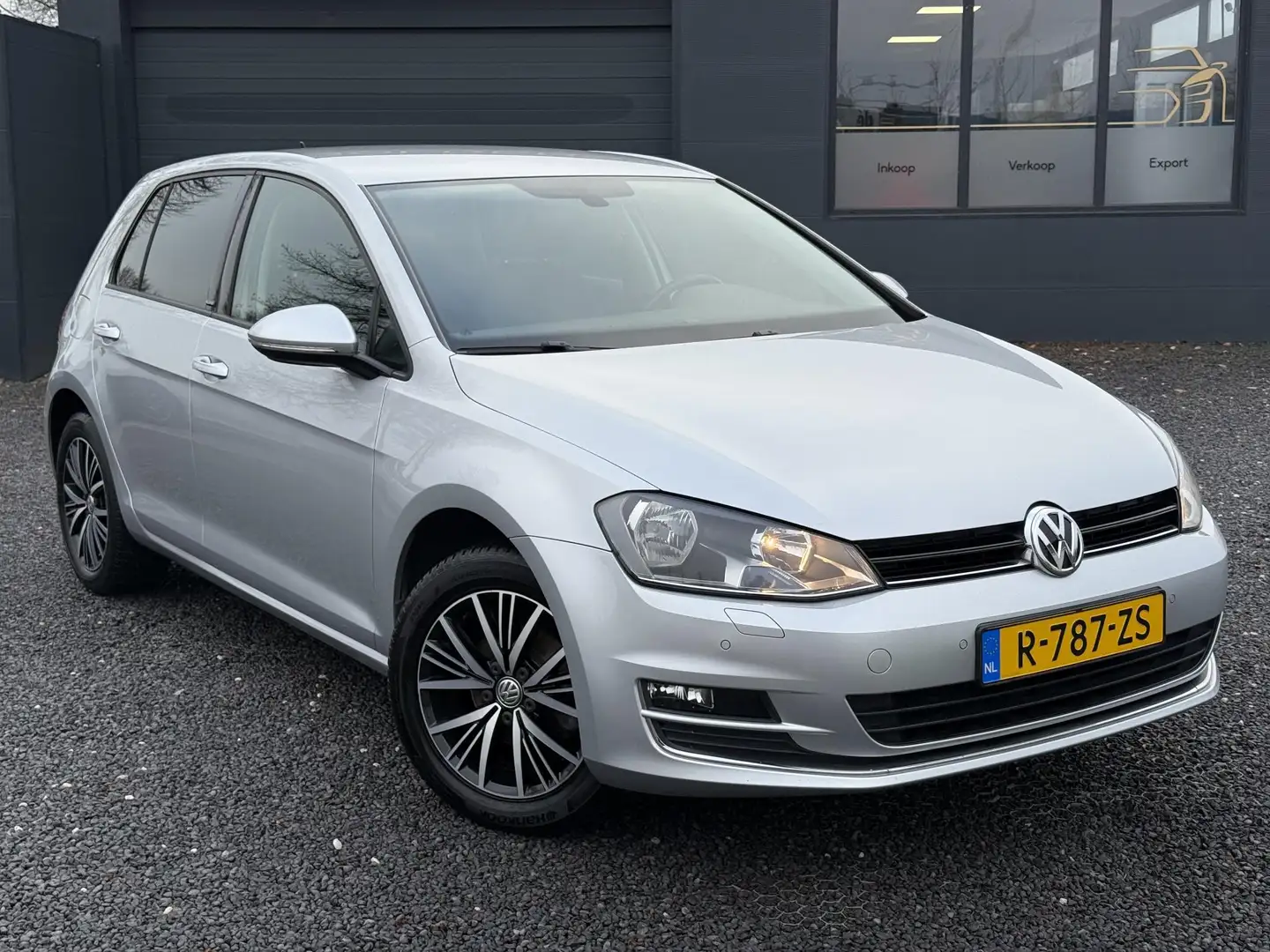 Volkswagen Golf 1.2 TSI Trendline 2e Eigenaar,Clima,Cruise,Lm velg Grijs - 2