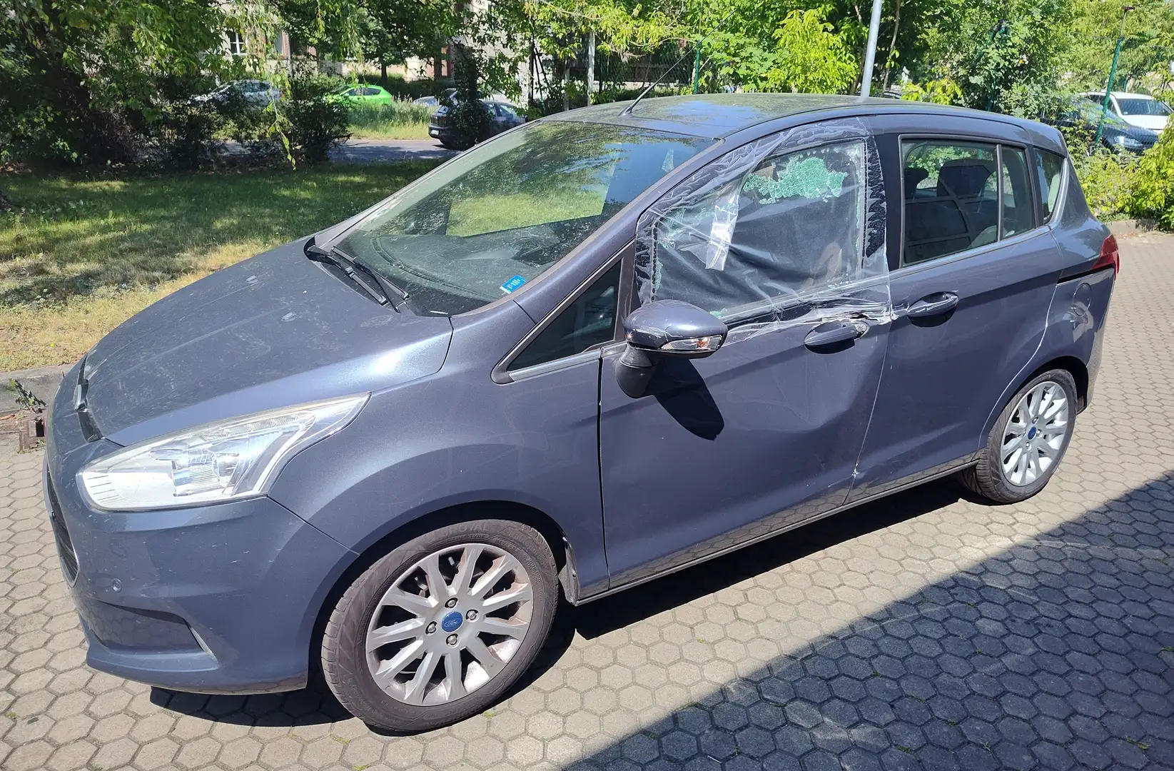 Ford B-Max Titanium + - 1