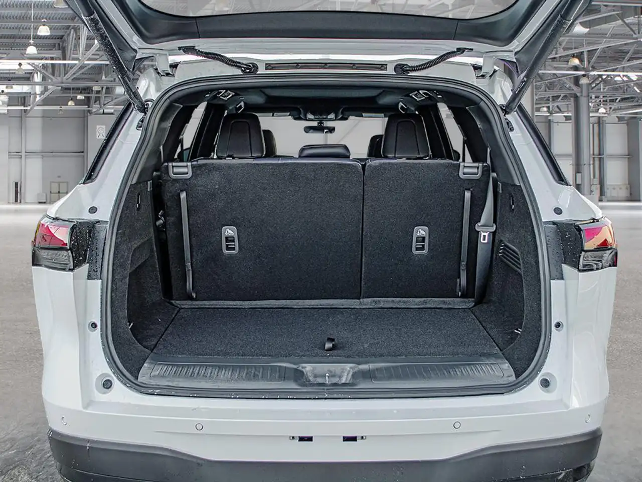 Infiniti QX60 снимка Infiniti QX60