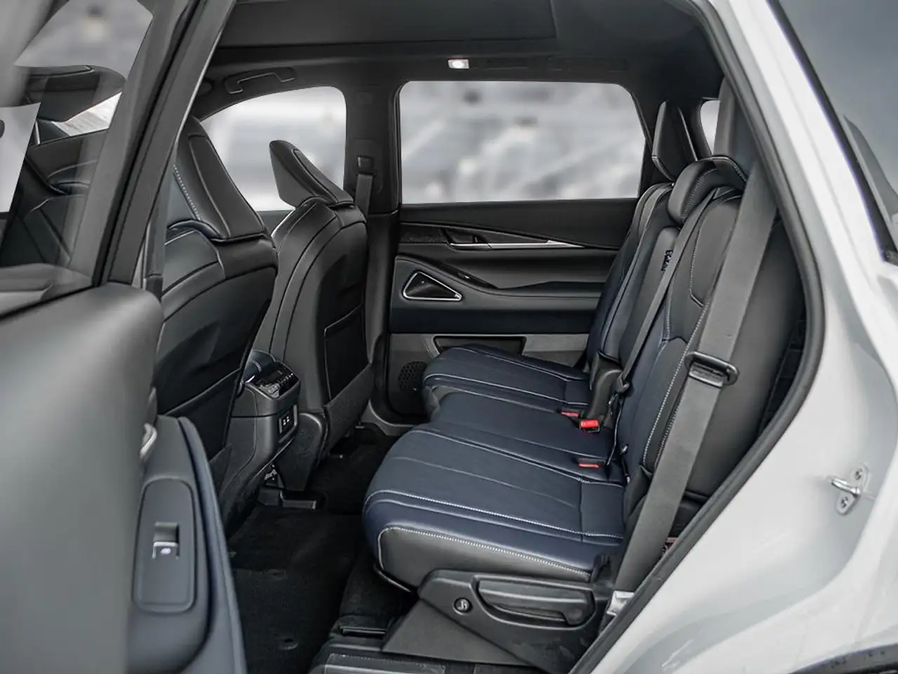 Infiniti QX60 снимка Infiniti QX60