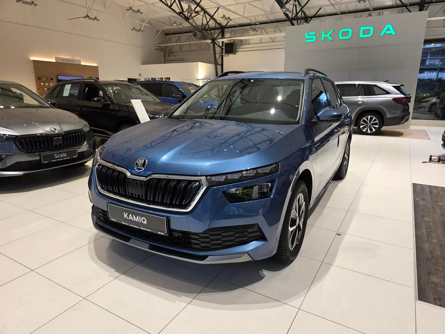 Skoda Kamiq 1.5 TSI DSG Drive 125 Blau - 2
