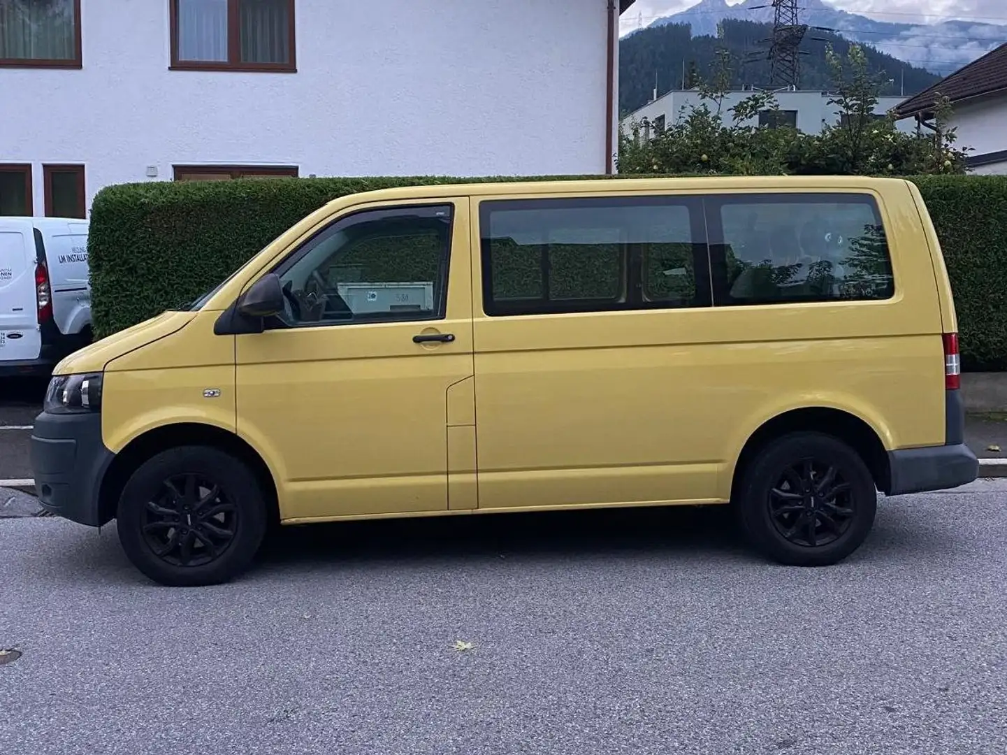 Volkswagen T5 Kombi Jaune - 2