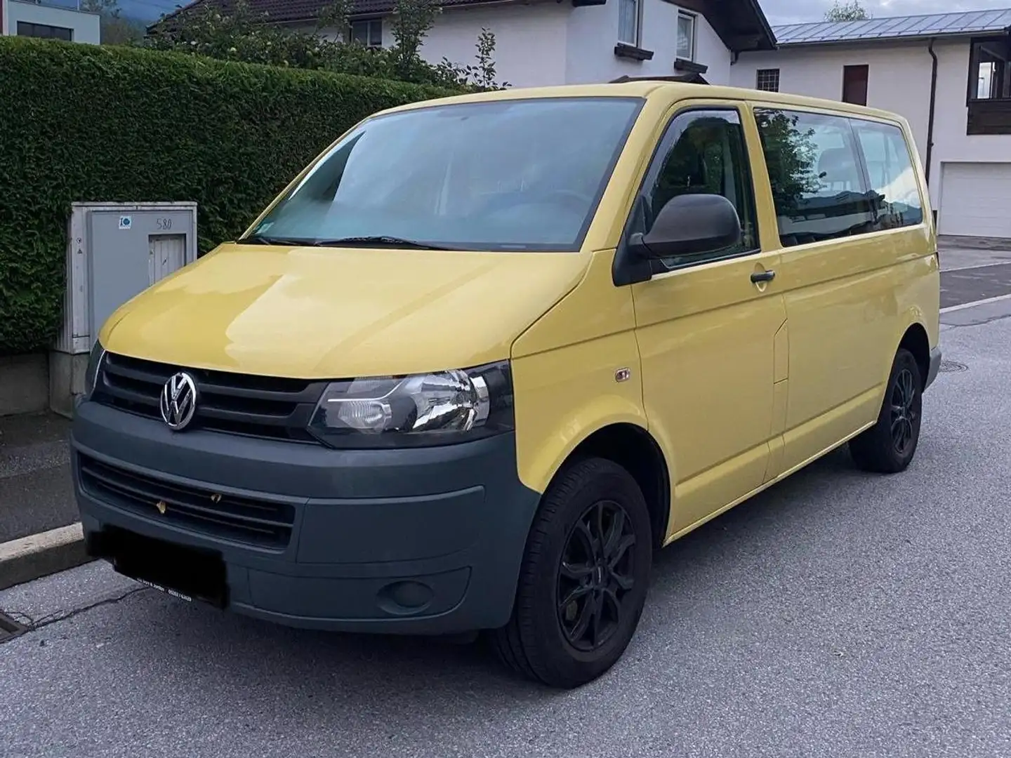 Volkswagen T5 Kombi Jaune - 1