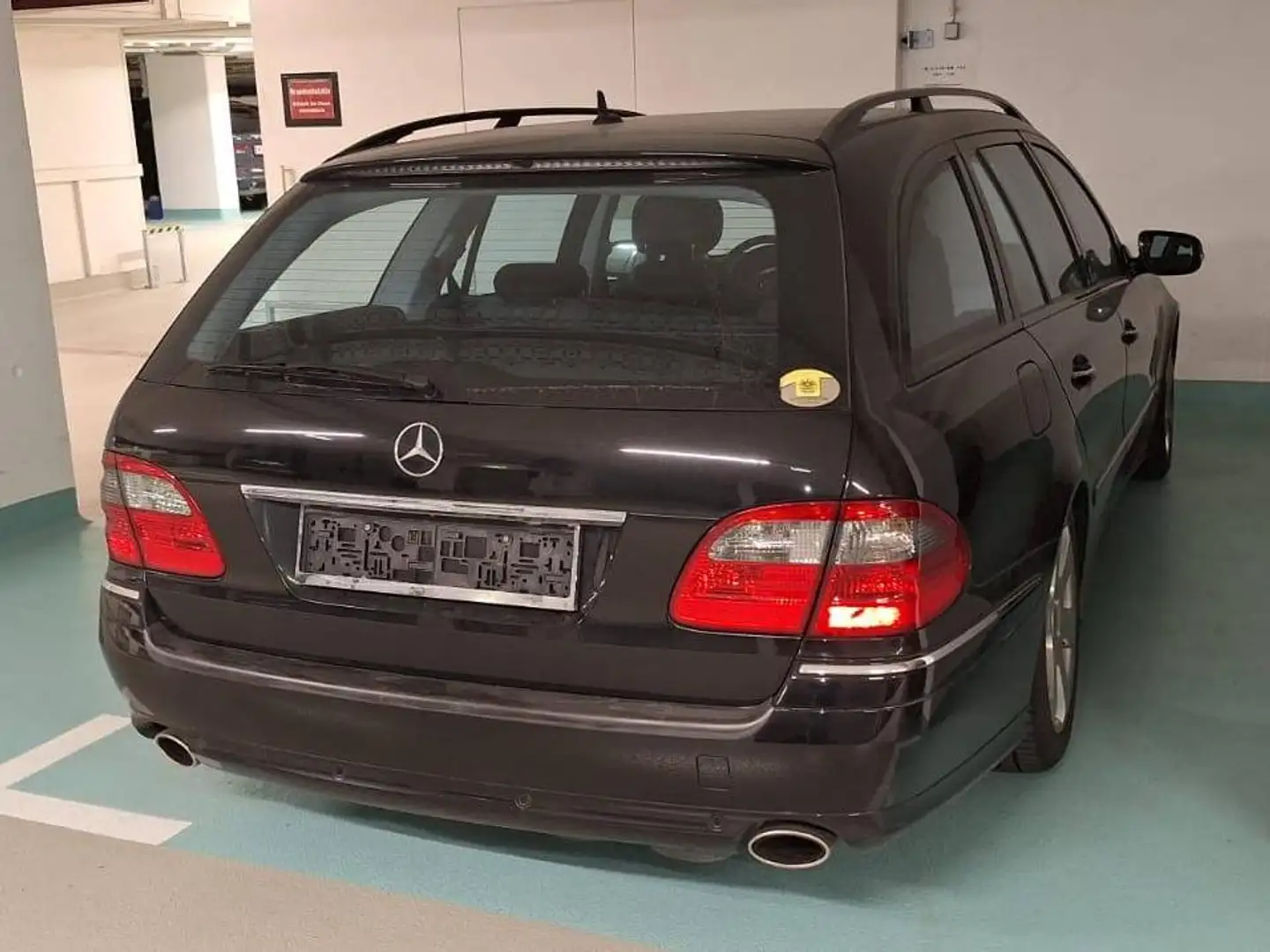 Mercedes-Benz E 350 E 350 T Avantgarde 4MATIC Aut. Avantgarde Schwarz - 2