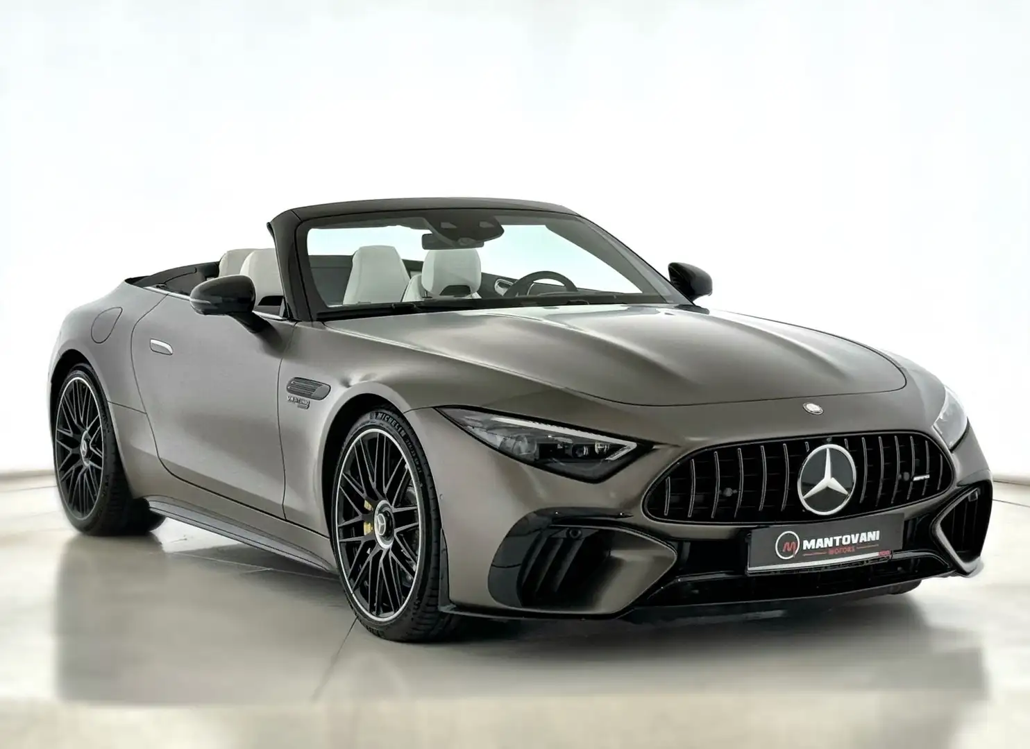 Mercedes-Benz SL 63 AMG 63 AMG 4M+ Premium Plus Šedá - 2