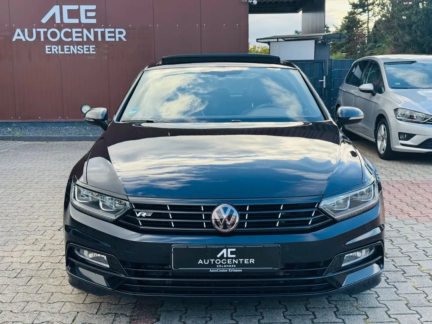 Volkswagen Passat Lim. R-Line 4Motion 239PS LEDER+PANO+ Noir - 2