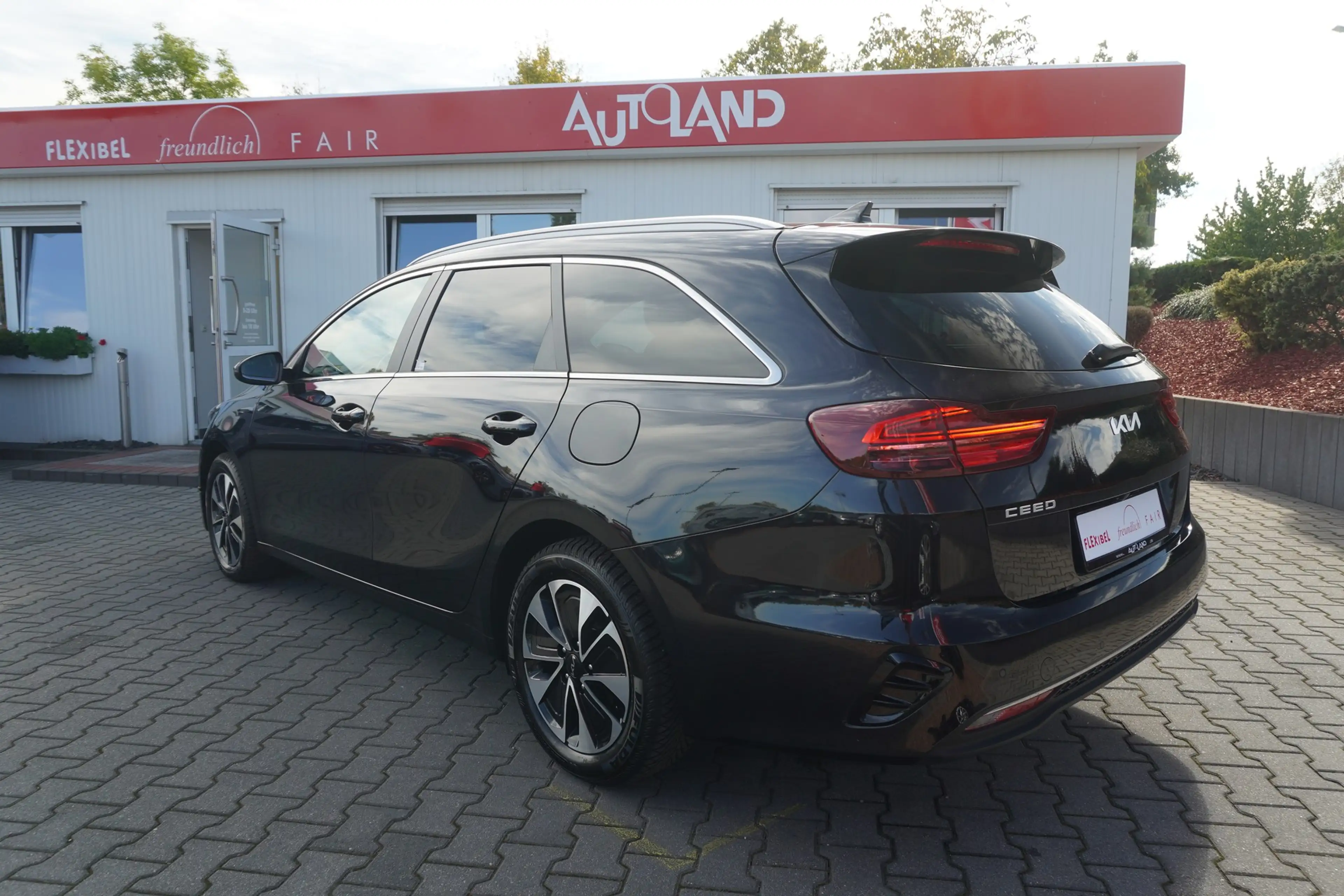 Kia Ceed SW / cee'd SW Ceed SW 1.5 T-GDI Navi Sitzheizung DAB Kamera — photo 4