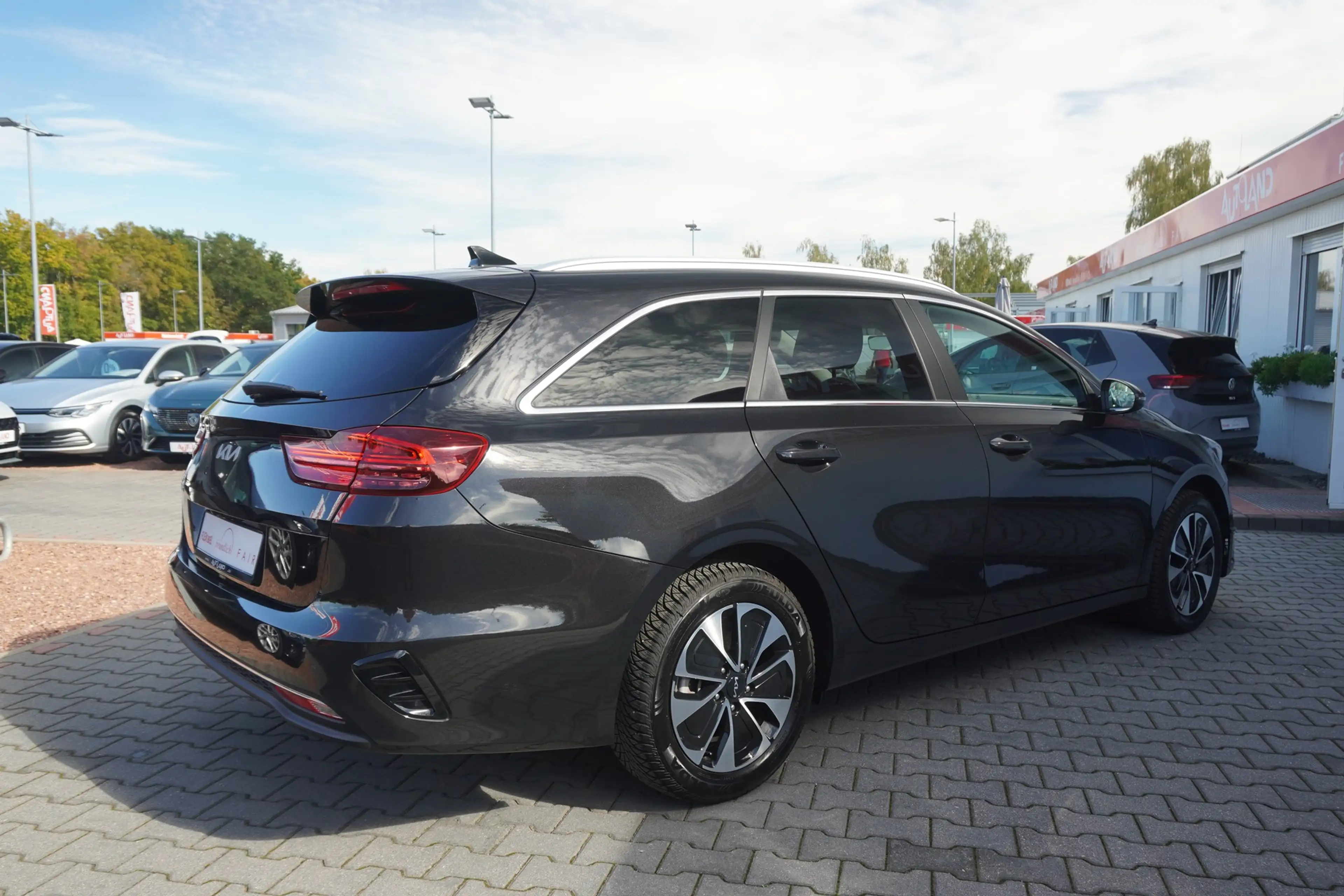 Kia Ceed SW / cee'd SW Ceed SW 1.5 T-GDI Navi Sitzheizung DAB Kamera — photo 6