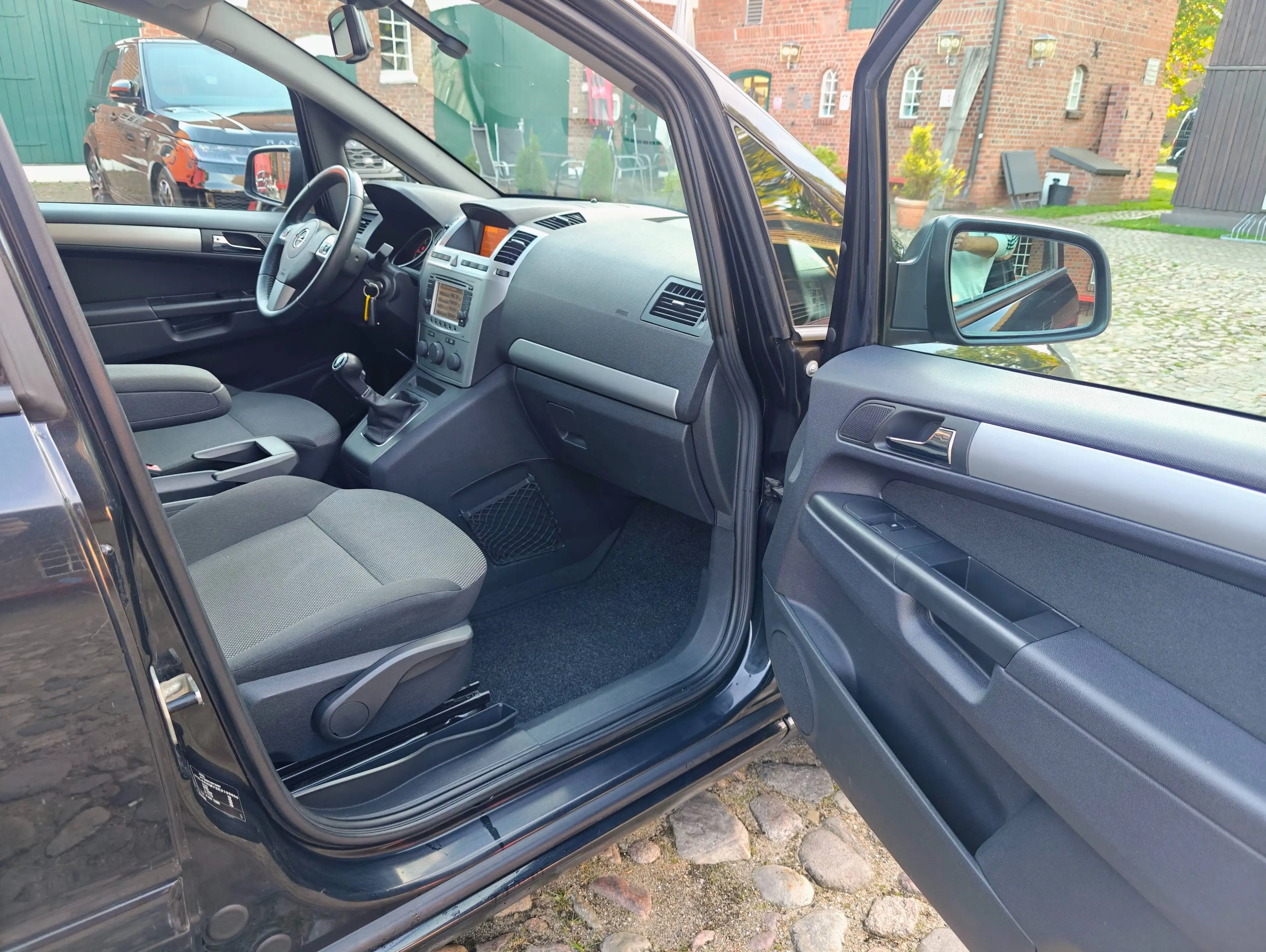 Opel Zafira Family 1,7 CDTI 6 Gang Schaltgetriebe/ Navigation / Klimaautomatik — photo 8
