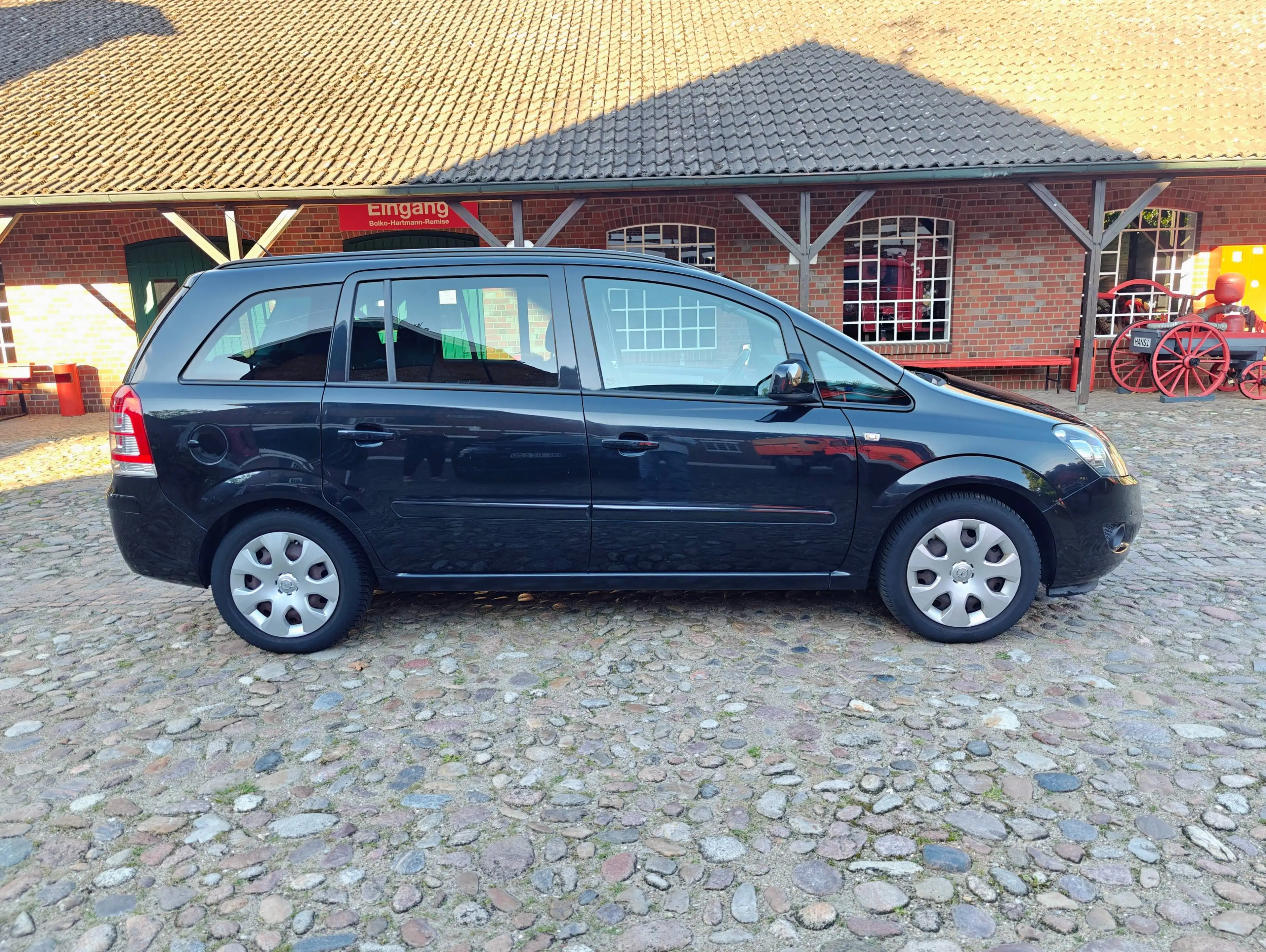 Opel Zafira Family 1,7 CDTI 6 Gang Schaltgetriebe/ Navigation / Klimaautomatik — photo 6