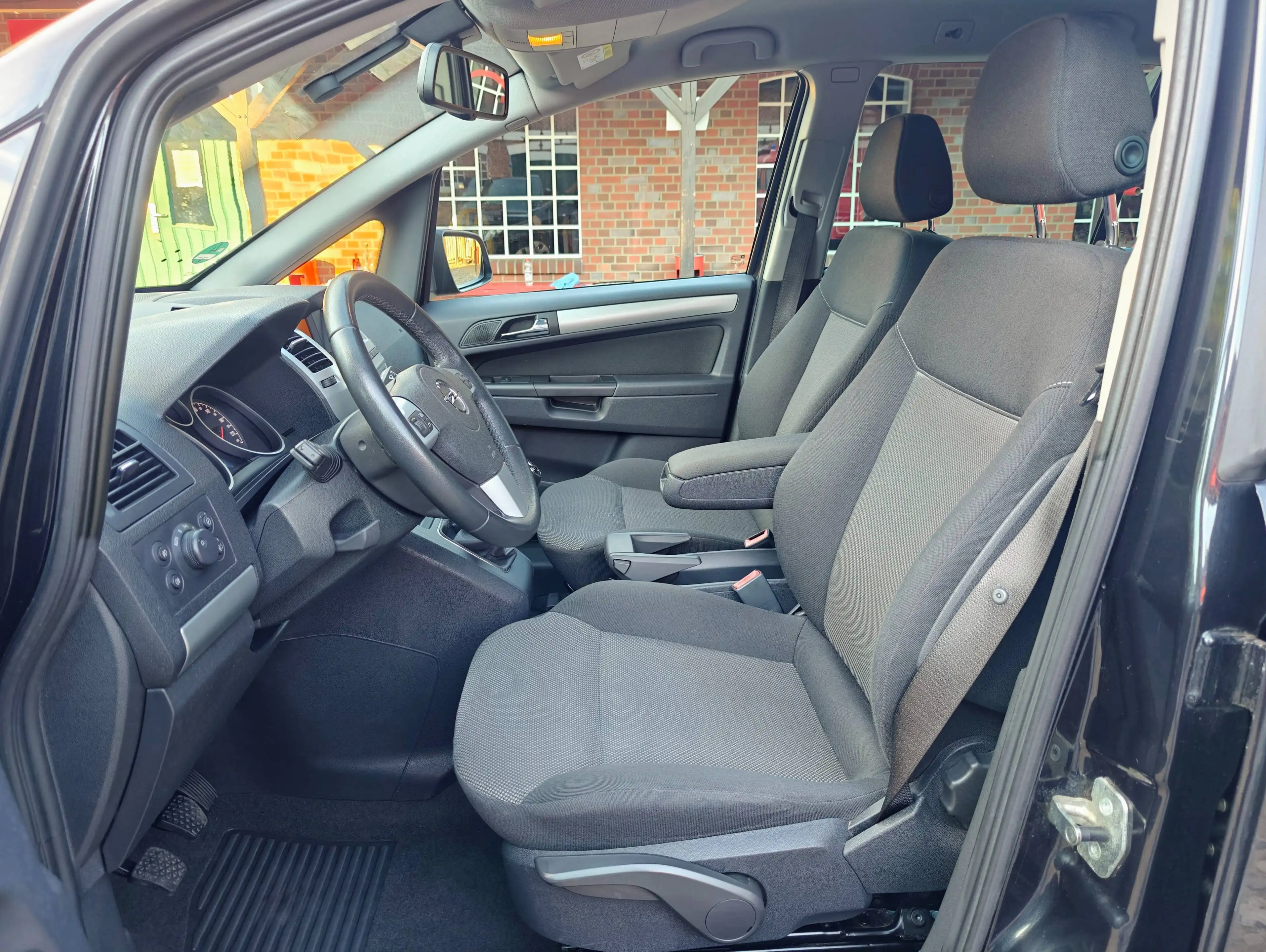Opel Zafira Family 1,7 CDTI 6 Gang Schaltgetriebe/ Navigation / Klimaautomatik — photo 15