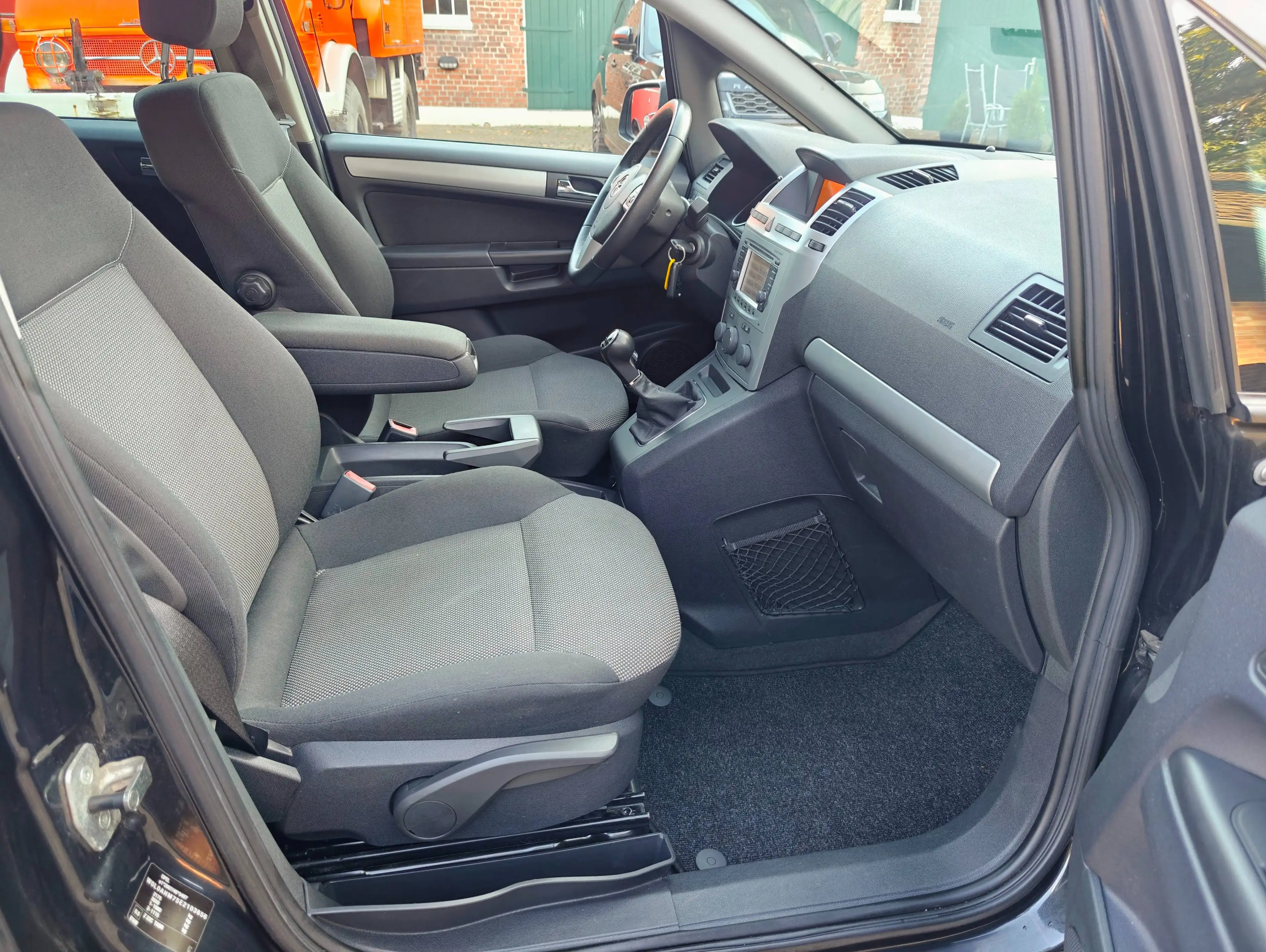 Opel Zafira Family 1,7 CDTI 6 Gang Schaltgetriebe/ Navigation / Klimaautomatik — photo 9