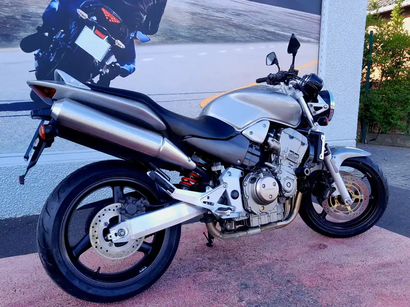 Honda Hornet - foto 3