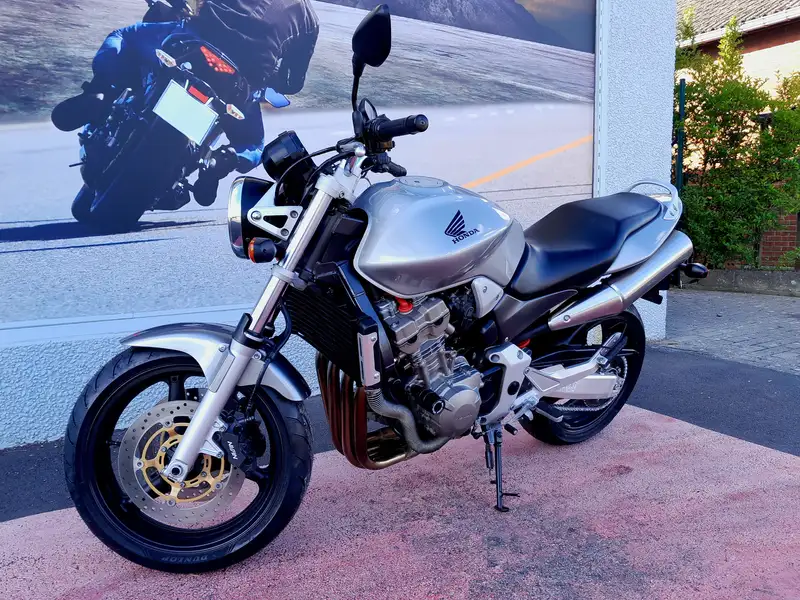 Honda Hornet - foto 6