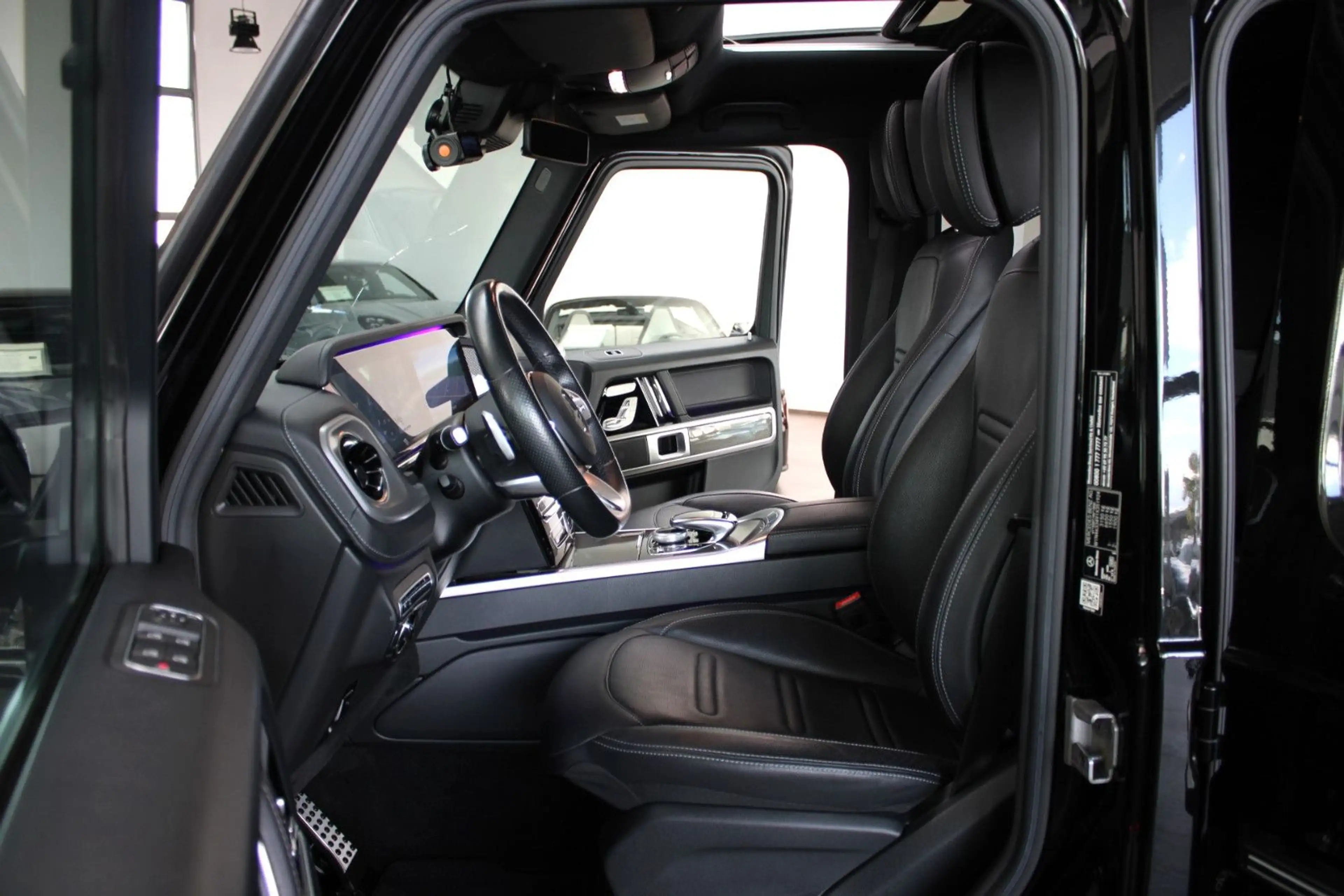 Mercedes-Benz G 350 D AMG-LINE AHK/WIDESCREEN/NIGHT/LED/GSD/20" — photo 4