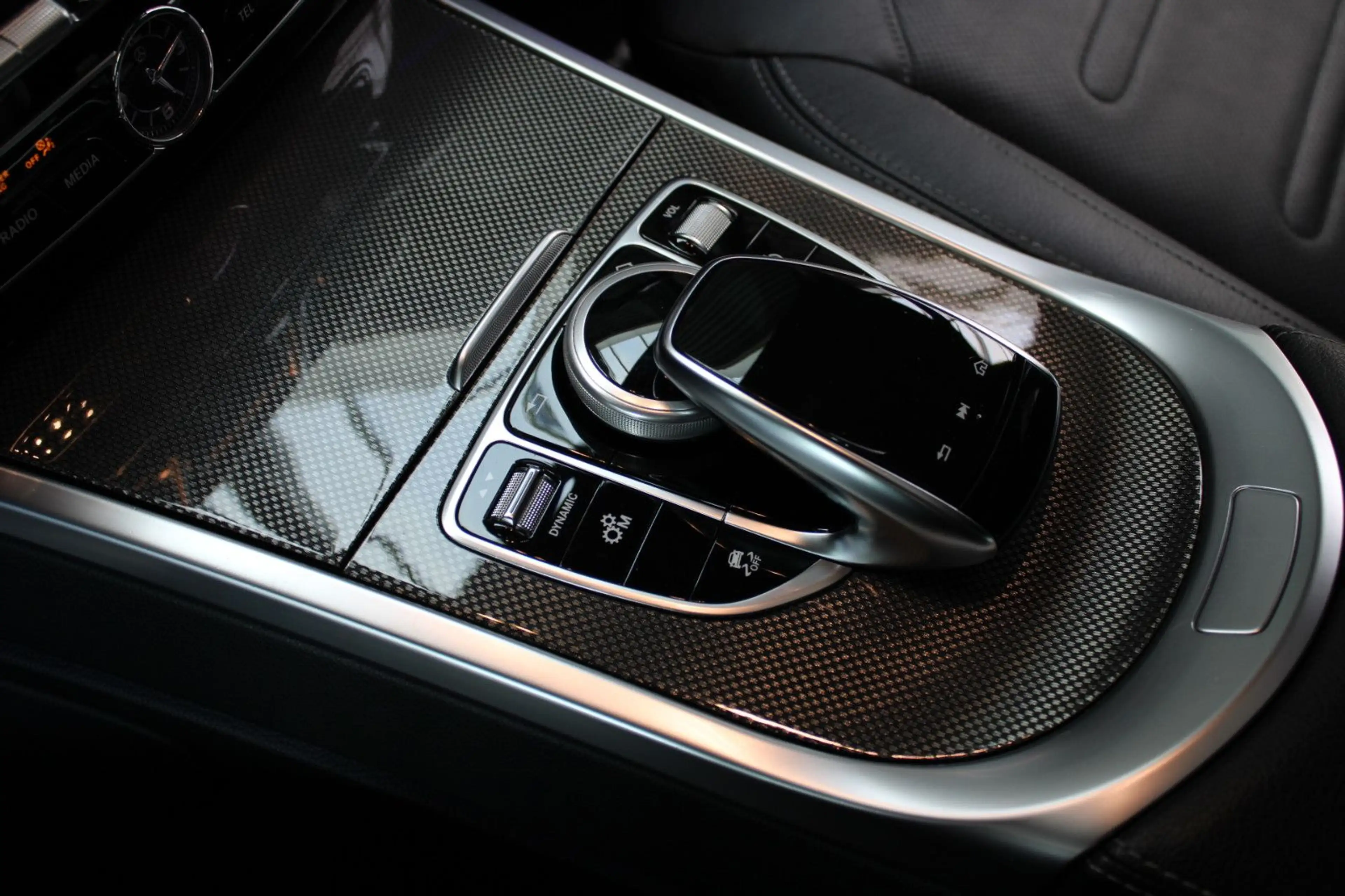 Mercedes-Benz G 350 D AMG-LINE AHK/WIDESCREEN/NIGHT/LED/GSD/20" — photo 9