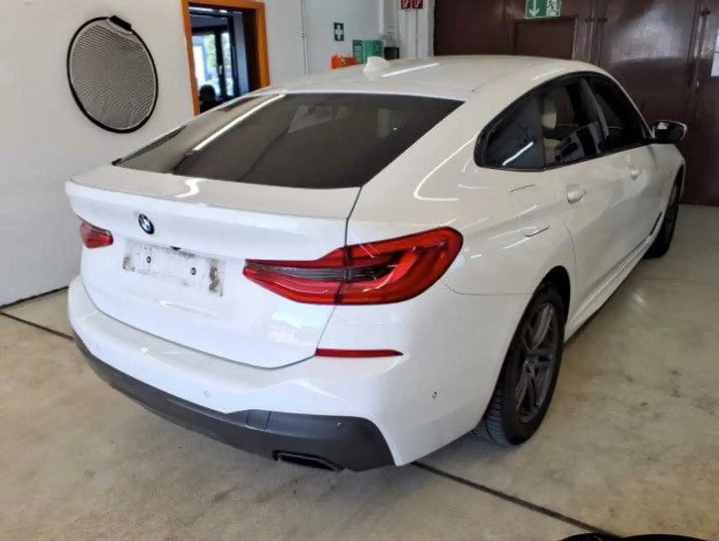 BMW 630 M Sport LED+ 360K DrivingAssPro Bílá - 2