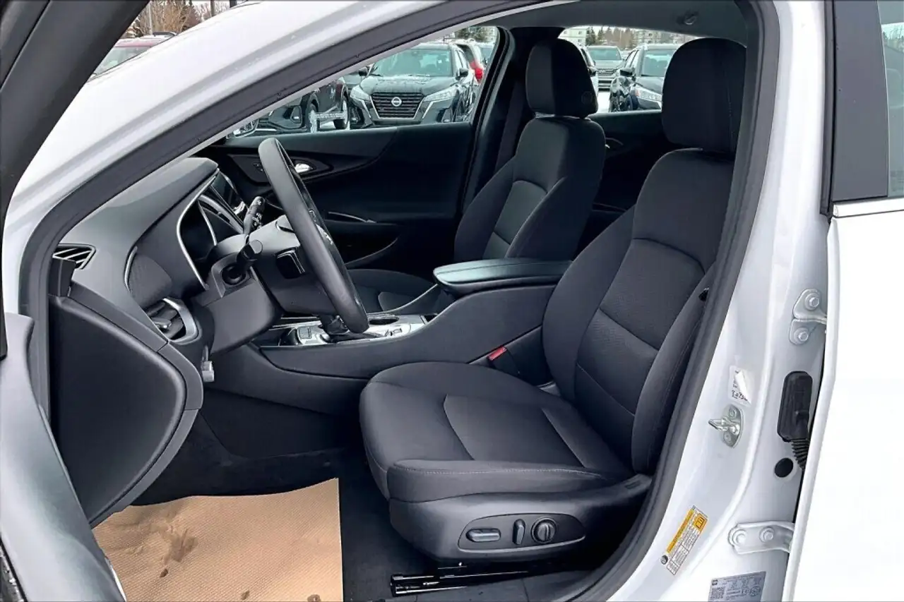 Chevrolet Malibu снимка Chevrolet Malibu