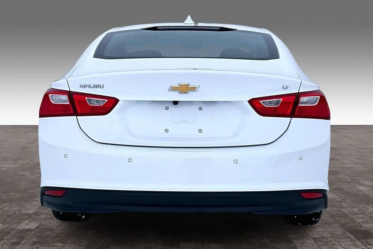 Chevrolet Malibu снимка Chevrolet Malibu