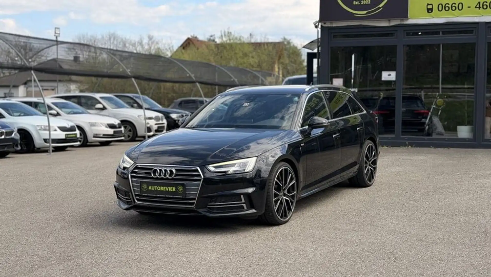 Audi A4 Quattro Sport **S-line** Schwarz - 1