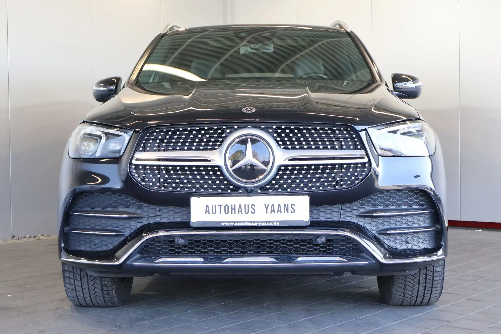 Mercedes-Benz GLE 300 d 4M AMG AIR+WIDE+HUD+360°+PANO+MEM+AHK Schwarz - 2