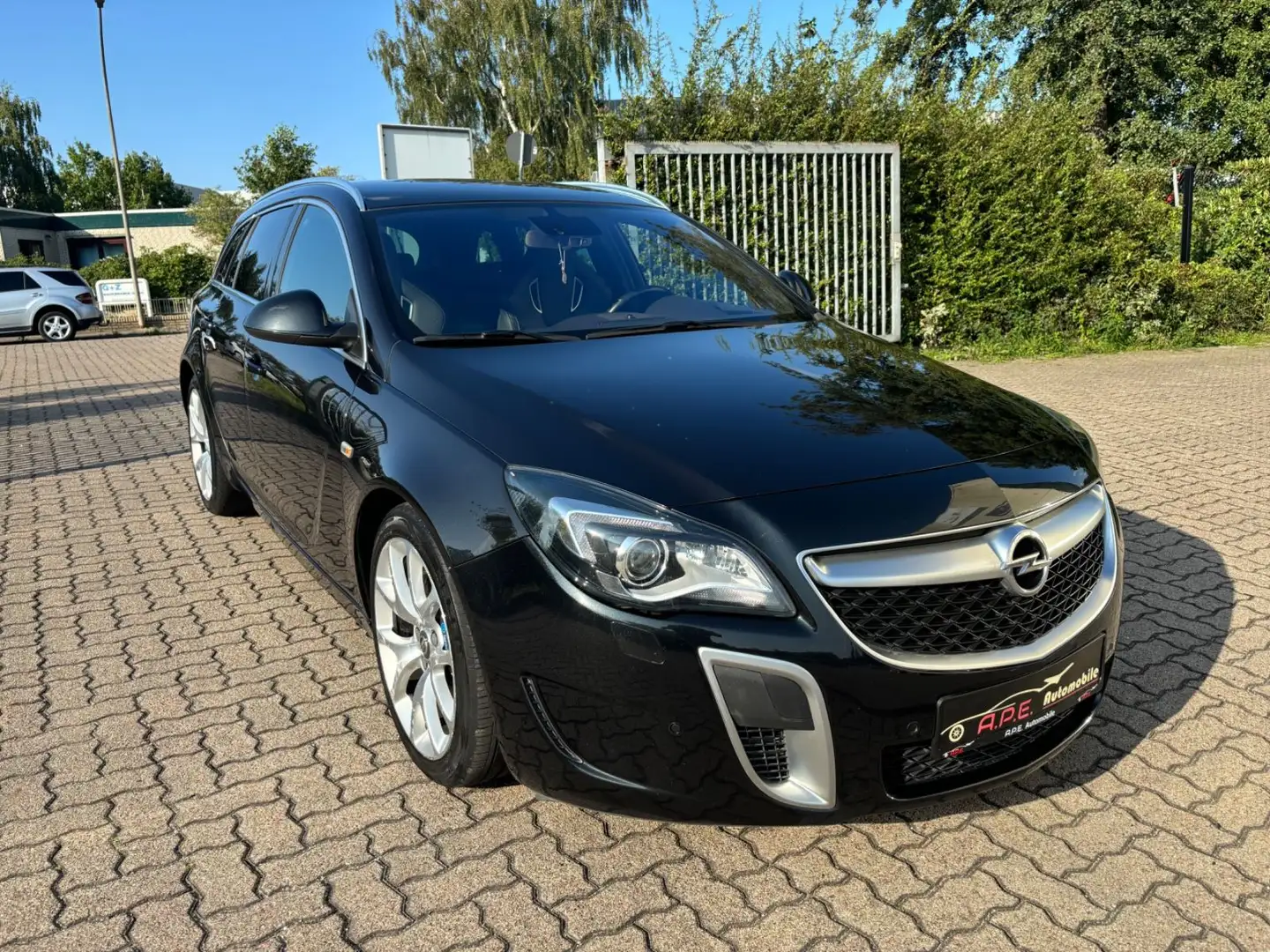 Opel Insignia A Sports Tourer OPC 4x4 Turbo Tüv NEU Noir - 1
