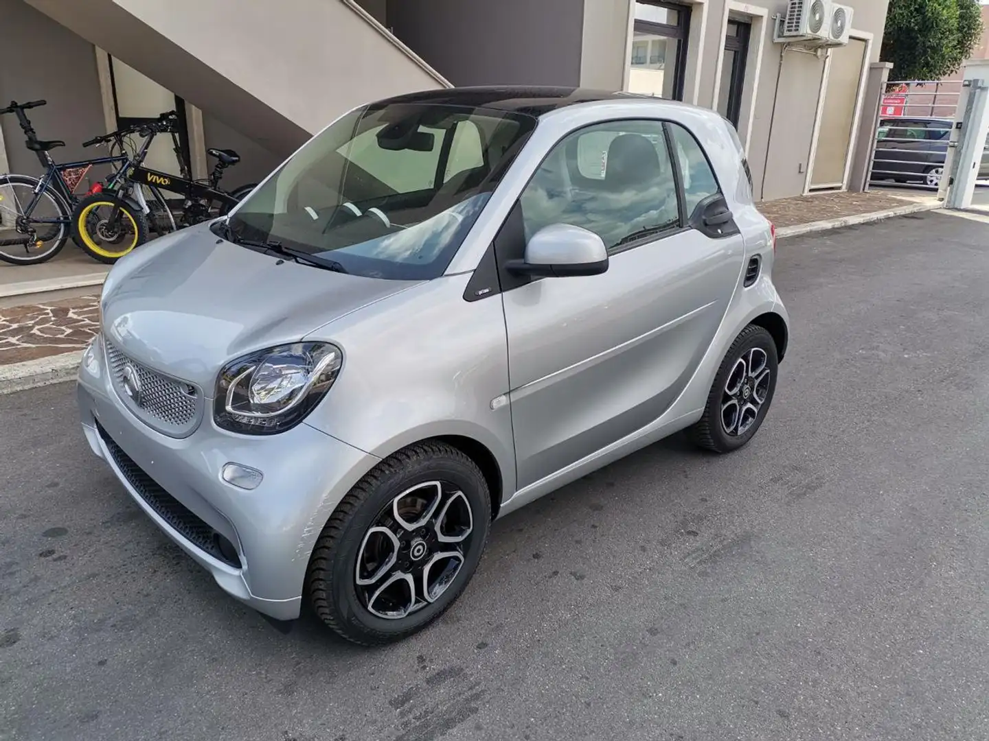smart forTwo 70 1.0 Prime Argento - 1