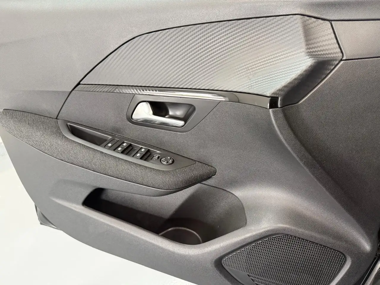 Peugeot 208 2026 — фото 18