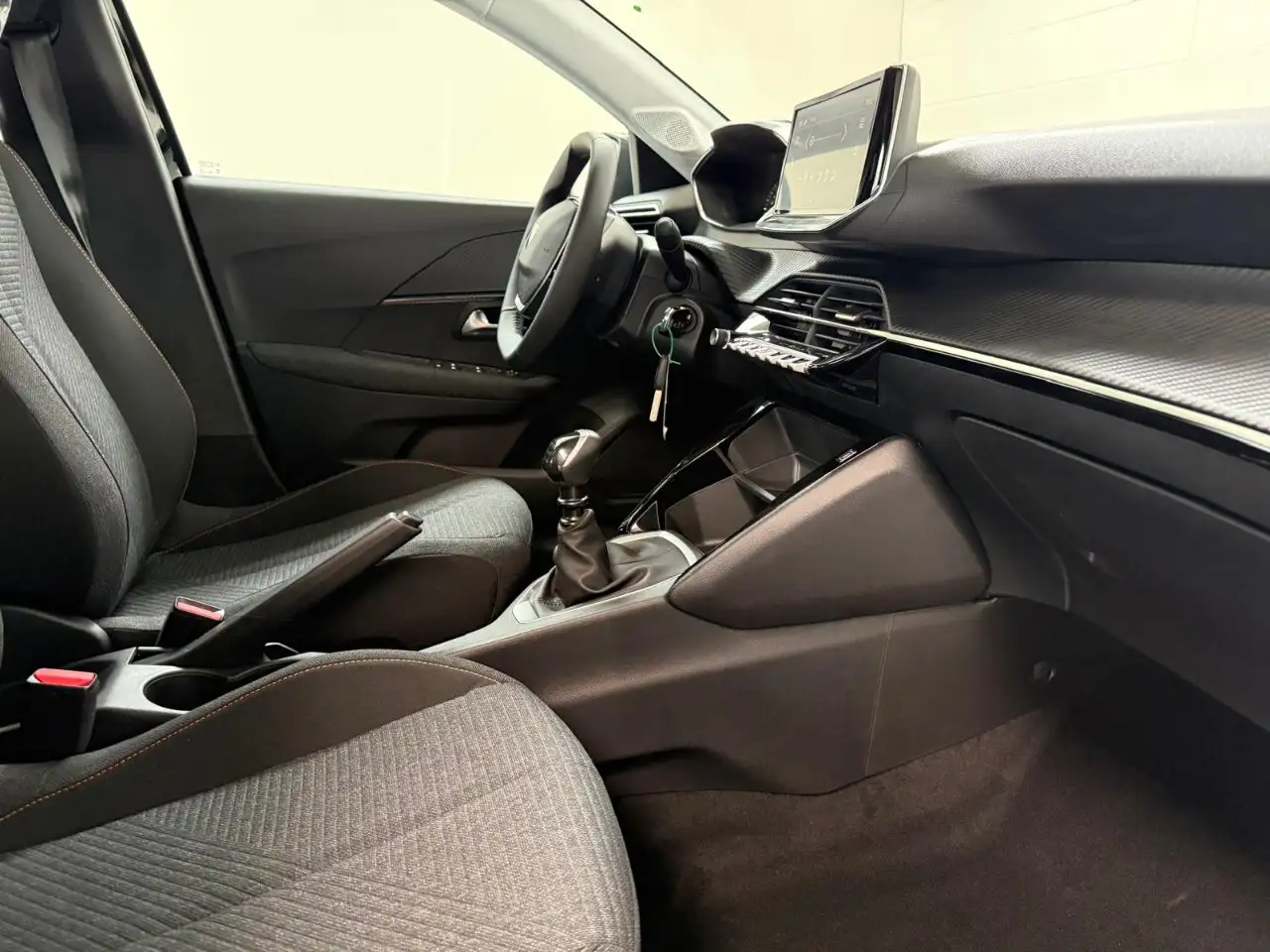 Peugeot 208 2026 — фото 15