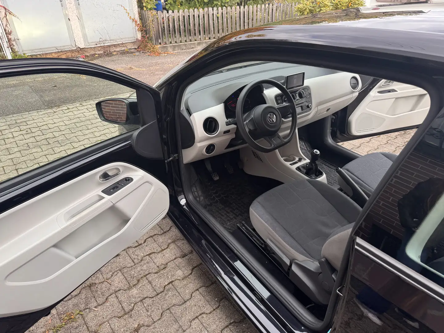 Volkswagen up! move TÜV 03/27 - 2