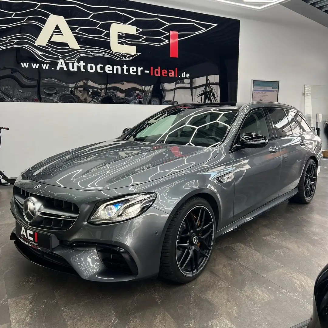 Mercedes-Benz E 63 AMG E 63S AMG 4Matic,Pano.,NightP.,360°,HeUp,AHK,BM Grau - 2